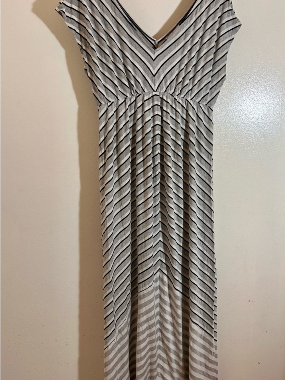 Jessica Simpson MATERNITY Maxi Dress Striped Black Grey White Stretch Large